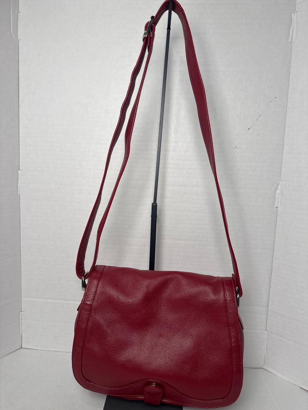 genuine leather vera pelle red crossbody adjustable strap Y2K 2000S
